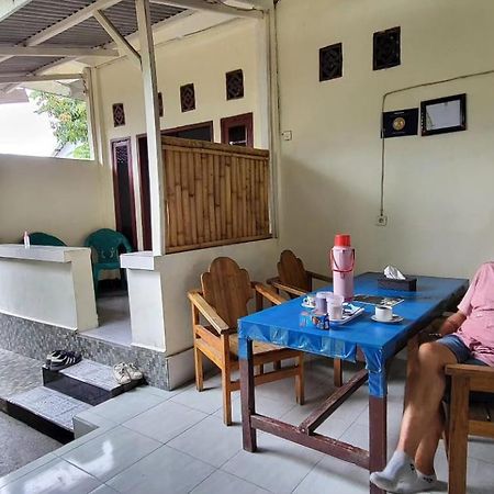 Pedek Homestay 프라야 외부 사진