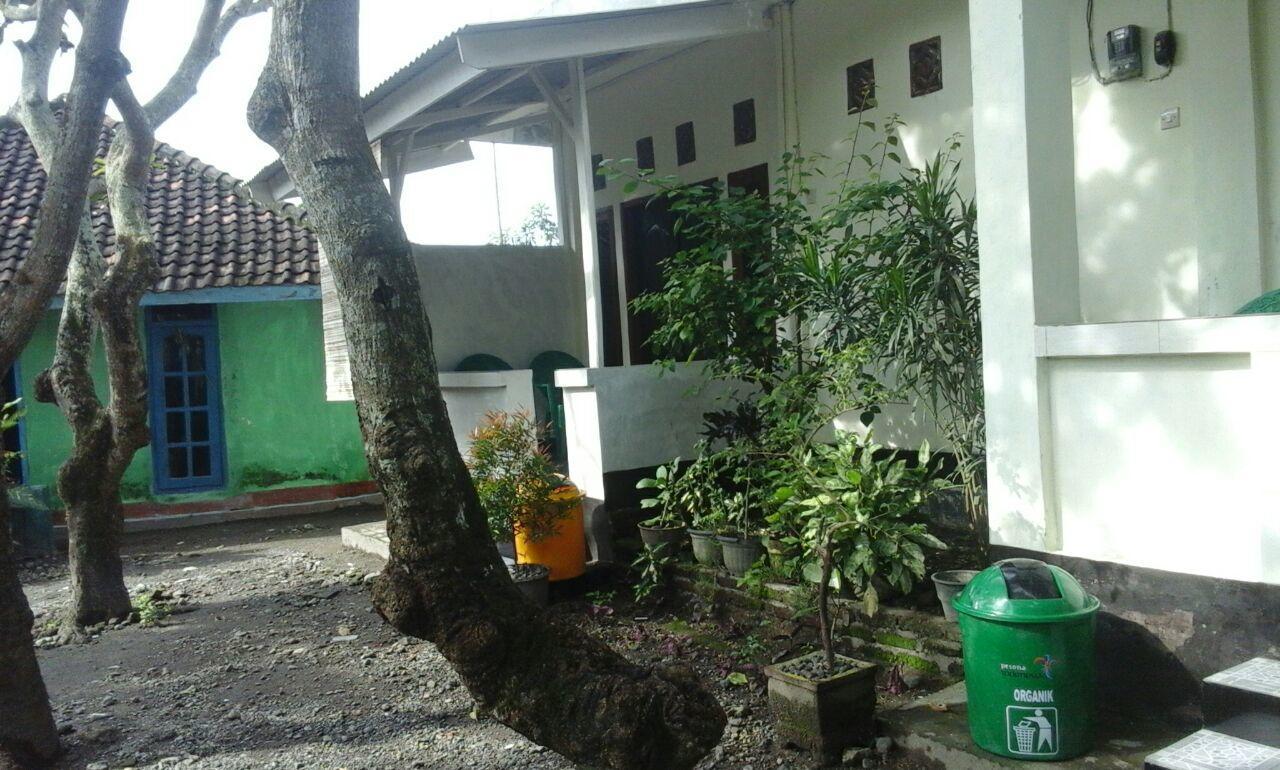 Pedek Homestay 프라야 외부 사진